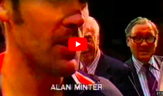 BRUTAL : Hagler atomise Minter, devient champion du monde et quitte le ring sous une pluie de projectiles