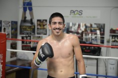 Leo Santa Cruz : pas de quoi se friser la moustache !