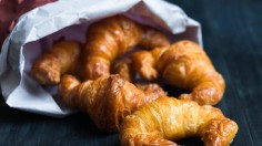 GÉNIE : un ancien boxeur argentin meurt étouffé lors d’un concours de manger de croissants